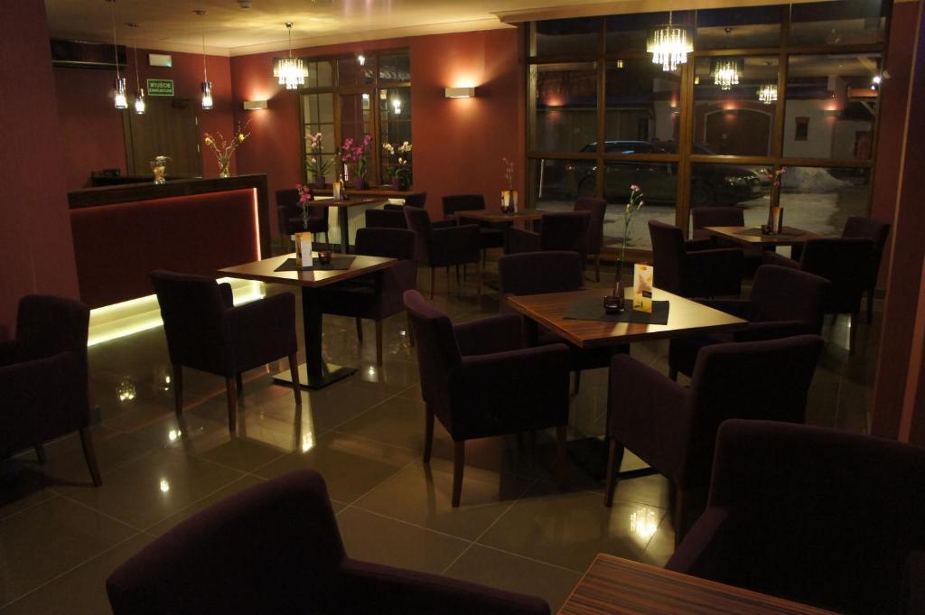 שצ'צ'אוונו-ז'דראוג' Hotel Camelot מראה חיצוני תמונה
