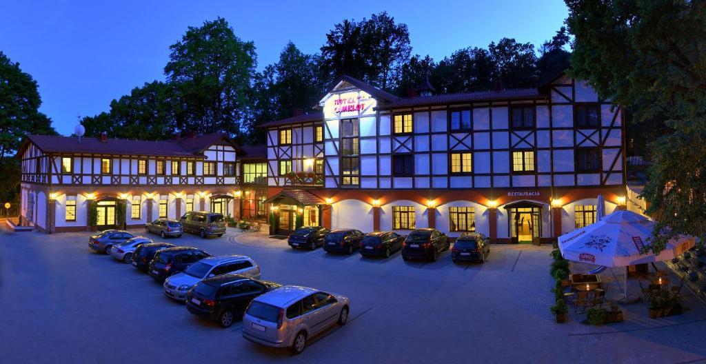 שצ'צ'אוונו-ז'דראוג' Hotel Camelot מראה חיצוני תמונה